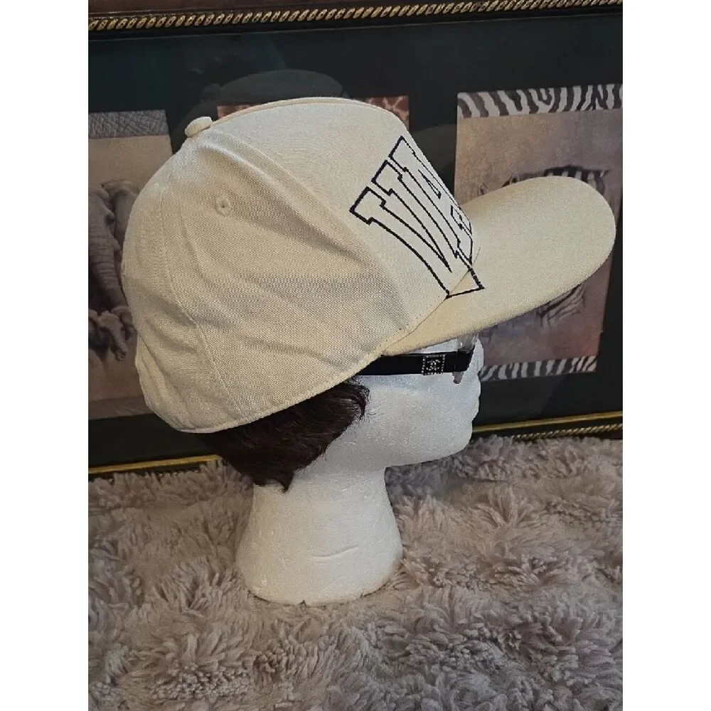Vans Cream Snapback with Bold Black-Outline Logo